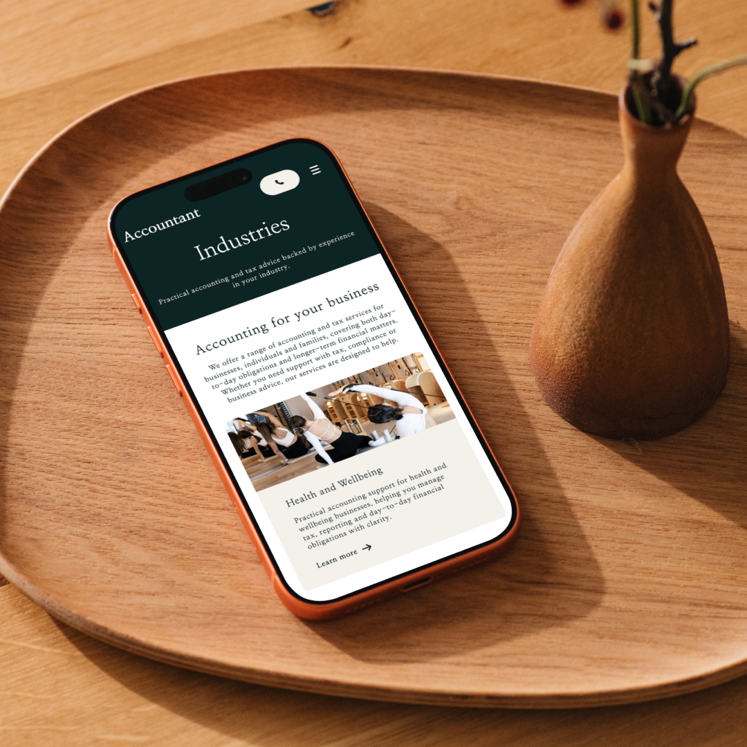 Free vs paid accountant website template design: what should you choose?